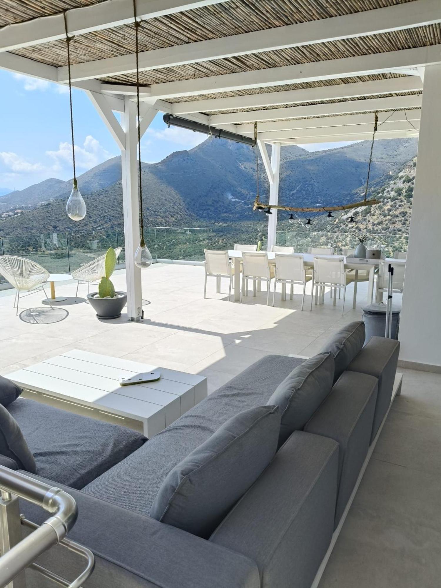 Villa Estee, Luxury Villa With Private Infinity Pool And Jacuzzi エロウンダ エクステリア 写真